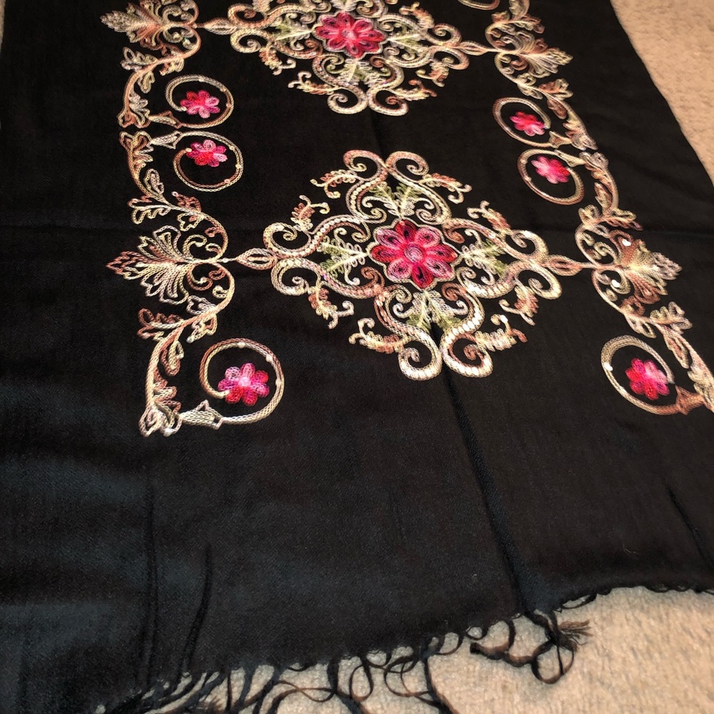 Sequin Black Scarf with Pattern